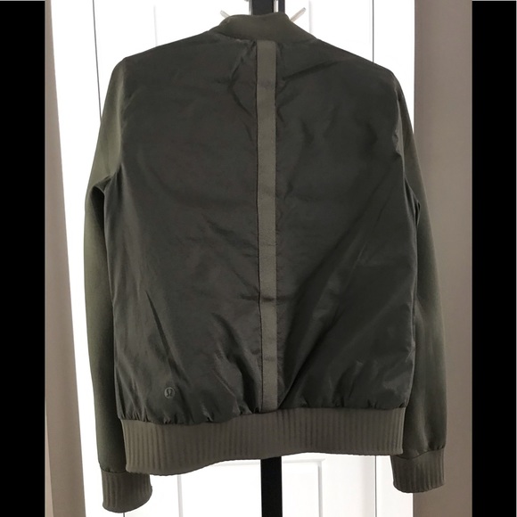 Lululemon Non-Stop Bomber (Reversible) Dark Olive - Picture 5 of 8